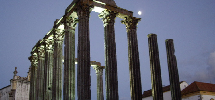 The Roman Temple of Évora The Roman Temple of Évora